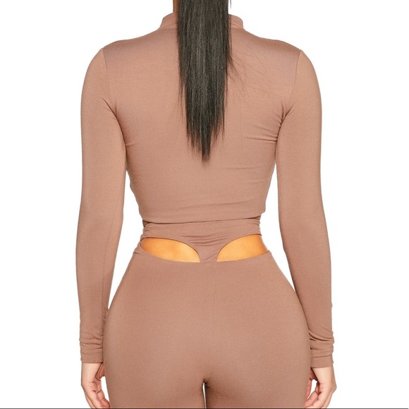 Brand New Mocha Cut Out Crop Top - Picture 4 of 5